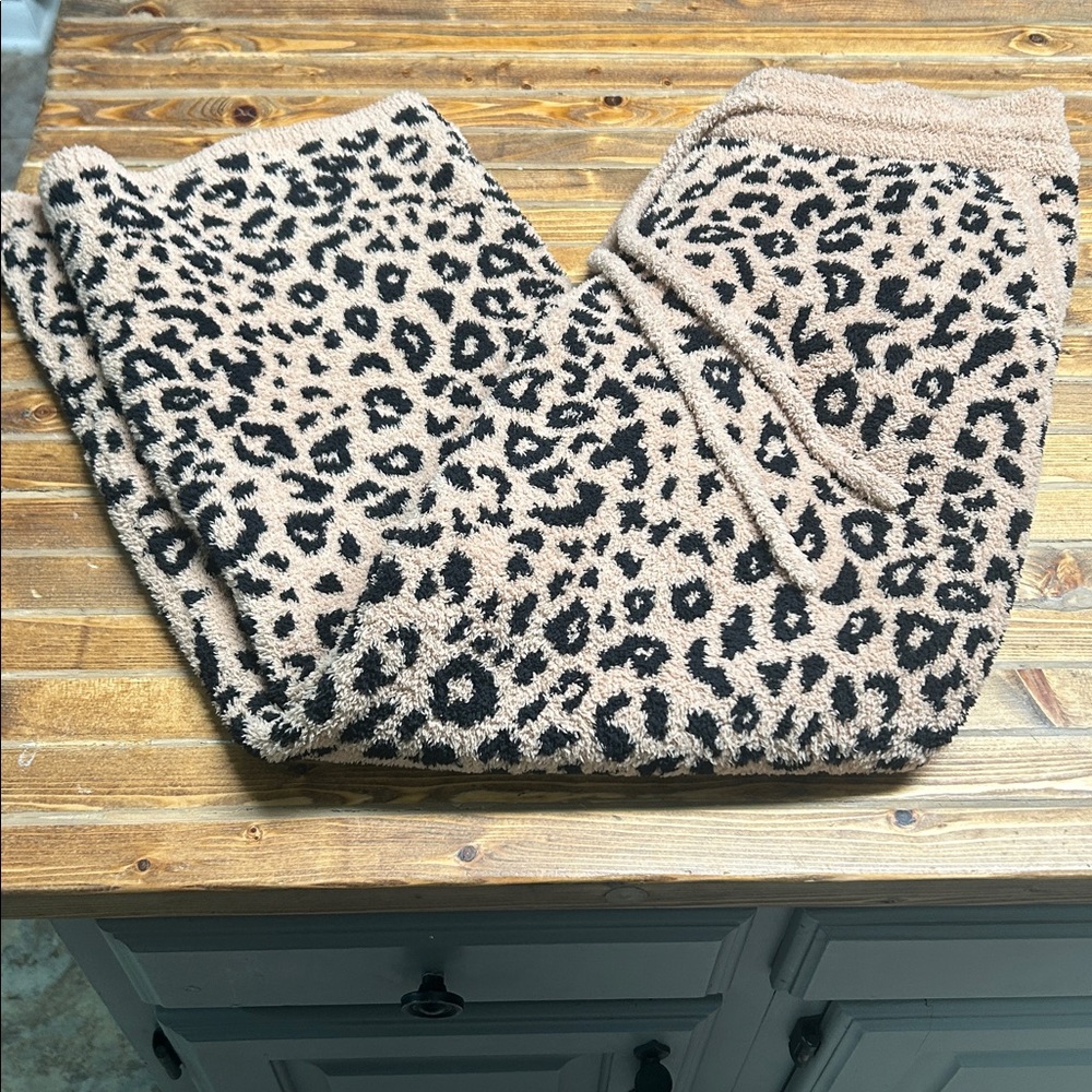 Women’s comfy cheetah print pants
